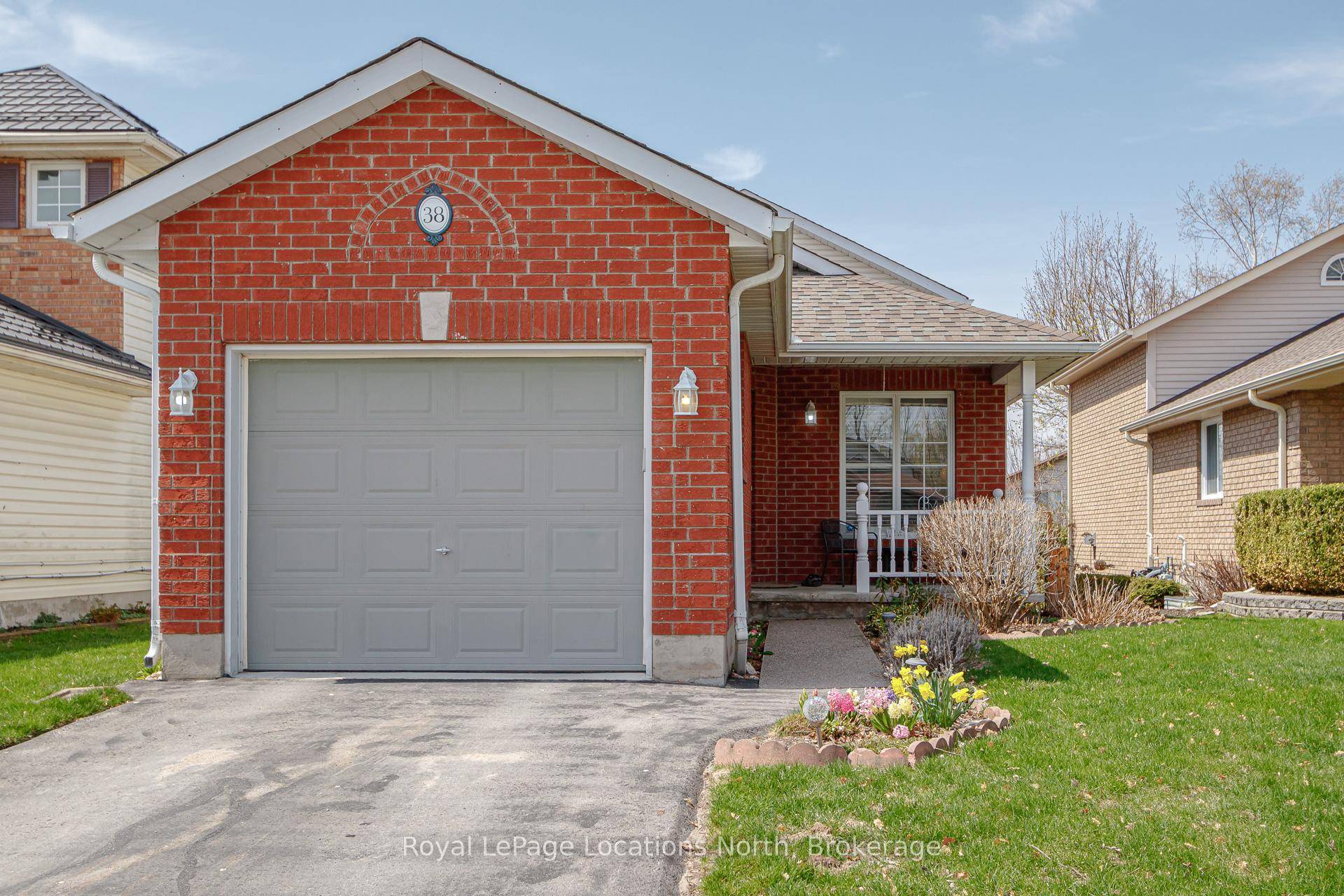 This inviting home features 3 spacious bedrooms and 2 full bathrooms, offering an open concept layout with distinct living, dining, and family room areas, plus an additional good sized recreation ...
