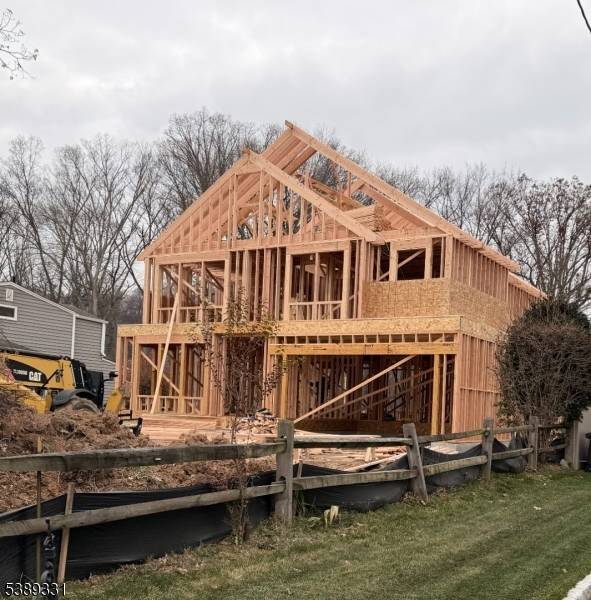 New Construction by New Providence's premier, award winning builder !