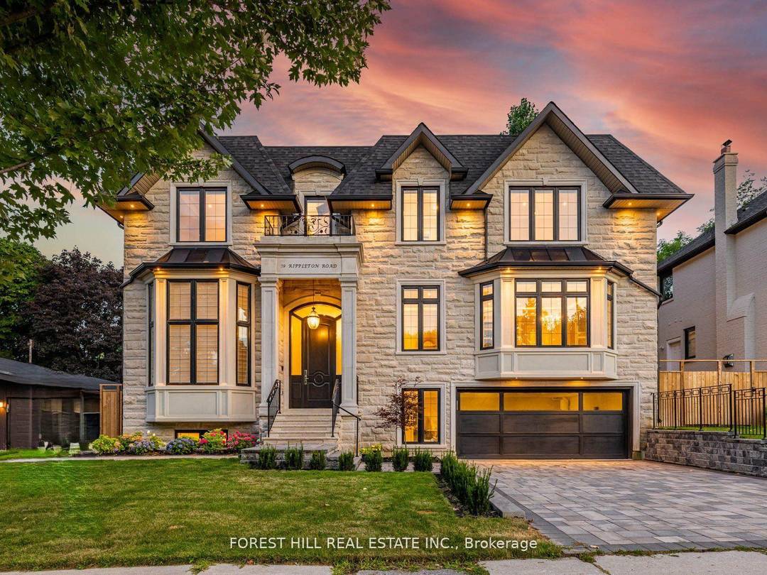 Welcome to LUXURIOUS Custom Built, just over 1yr only RARELY LIVED 39 Rippleton Rd, ideally located prestigious banbury neighbourhood This impressive home offers approximately 7000Sf living space including a lower ...