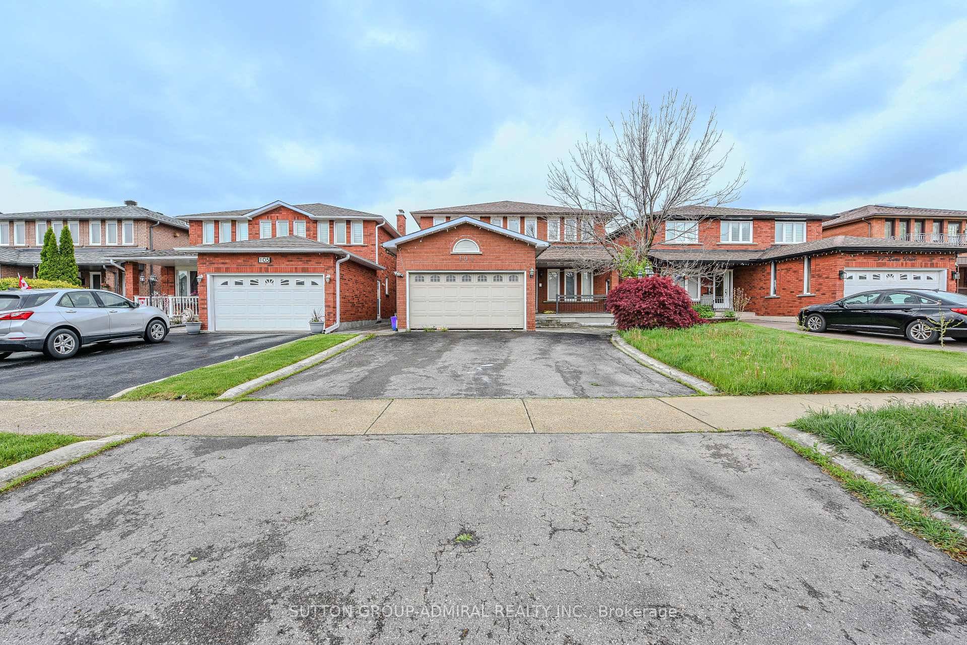 well designed family home and peaceful neighborhood of East Woodbridge.