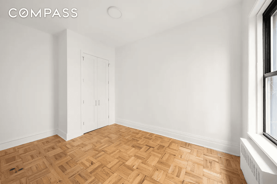 This sponsor unit is a charming 1 bedroom, 1 bathroom apartment located on the Upper West Side of New York City.