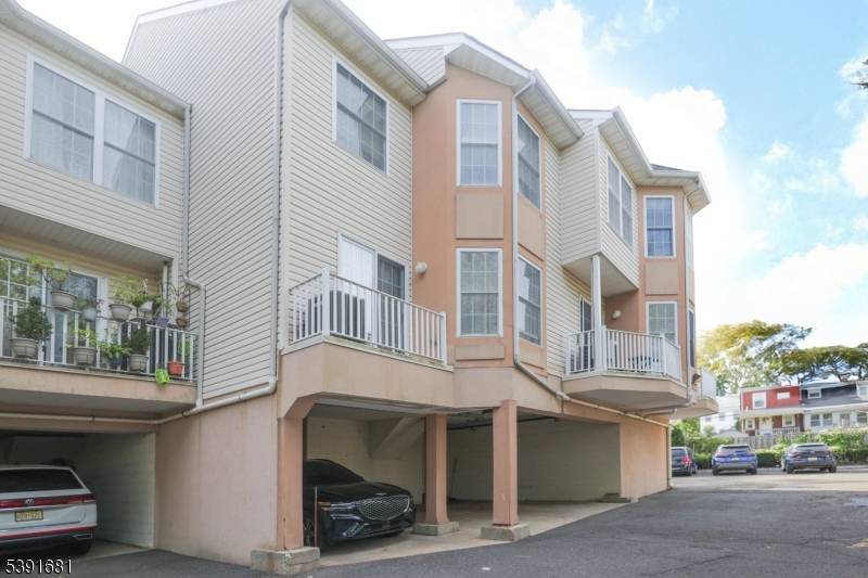 Welcome to this beautifully maintained 3 level townhome offering comfort, convenience, and commuter friendly living.