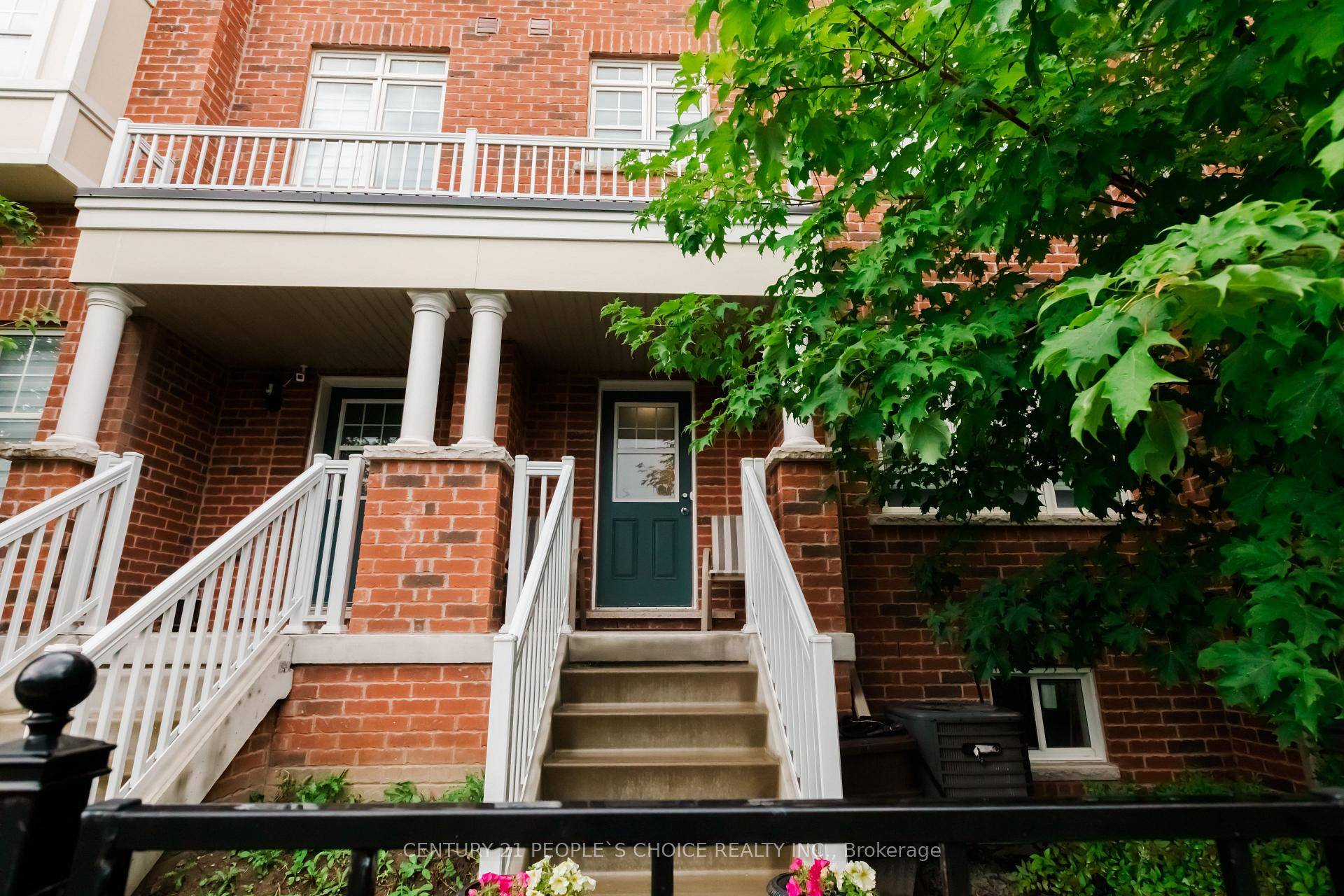 Greenpark Beautiful Townhouse In High Demand Greensborough Markham Meadow, Steps To Swan Lake.