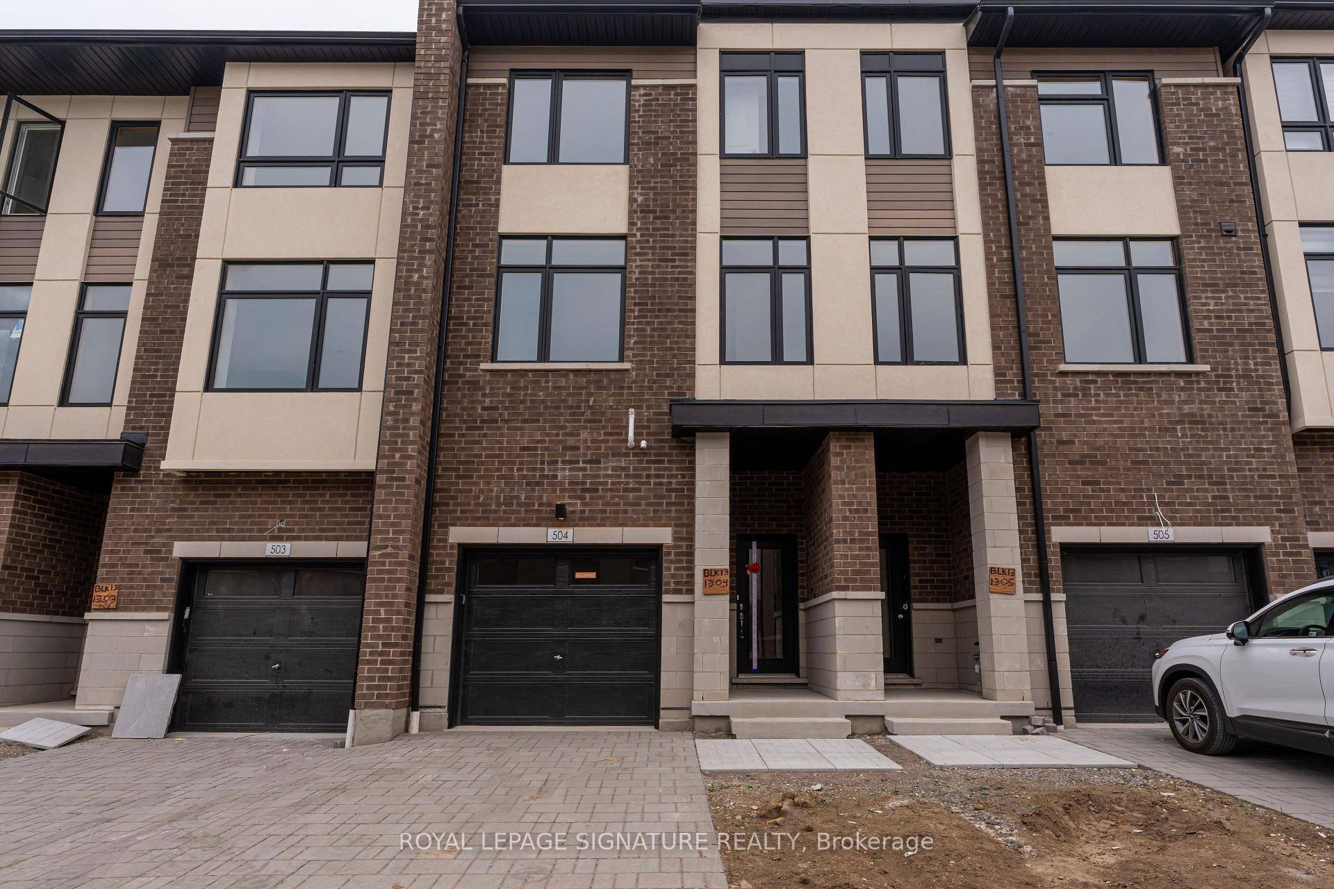 Brand New, Never Lived In Townhome In Sought After Duffin Heights !