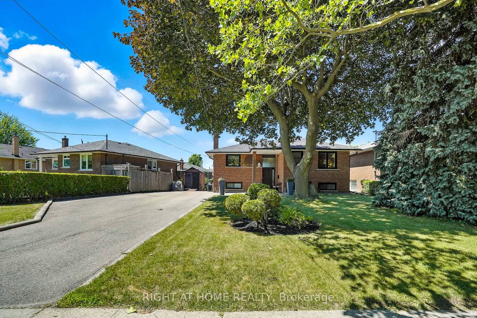 Welcome to 142 Sloane ! Located in highly desirable Victoria Village, this beautifully maintained 3 1 bedroom, 3 bath raised bungalow offers approximately 2, 000 sq ft of total living ...