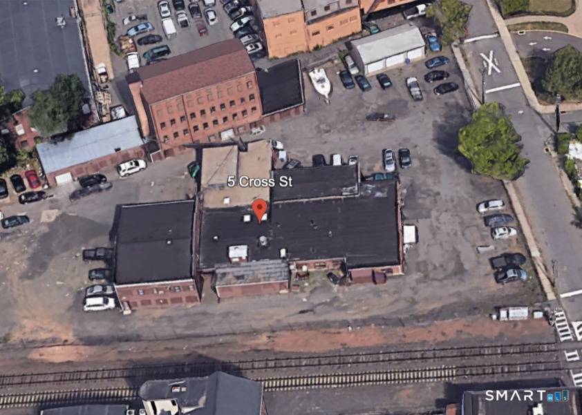 5, 500 SQ FT industrial flex space for lease Previously Occupied by wholesale flower business.