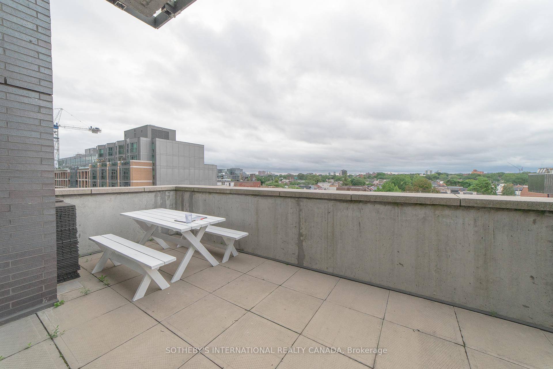 Savor your morning coffee, take your afternoon calls, or host an evening dinner party on your expansive private terrace a rare find in the heart of iconic Queen West.