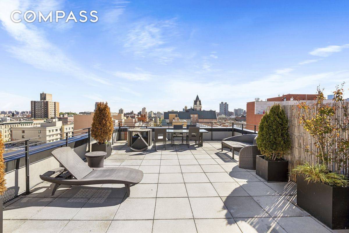 This is HOME Beautiful, sun drenched corner unit with a loft like open layout, and high ceilings.