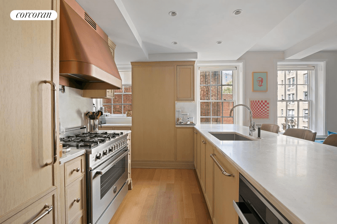 This stunning Rosario Candela residential building is one of the most desired addresses in New York City.