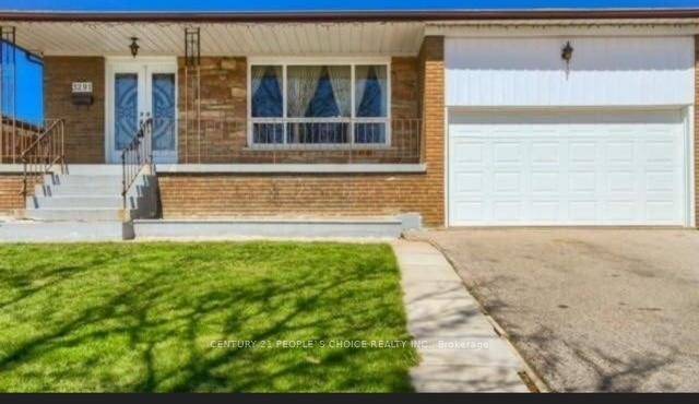 Location, Location, Location Beautiful Detached House For Lease, Upper Floor With 3 Bedrms, Living Rm, 1 Washroom, Easy Access To Qew, 10 Mins To Airport, Close To Mall, Shopping Plaza, ...