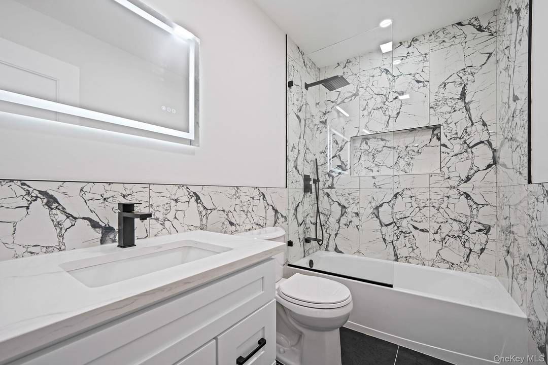 Welcome to 37 Lakeview Drive !