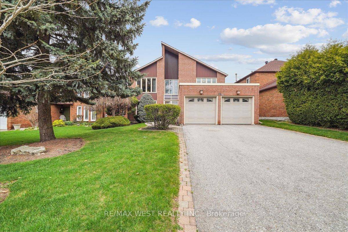 Welcome To 32 Delancey Crescent, Where Comfort Meets Class In The Heart Of Unionville !
