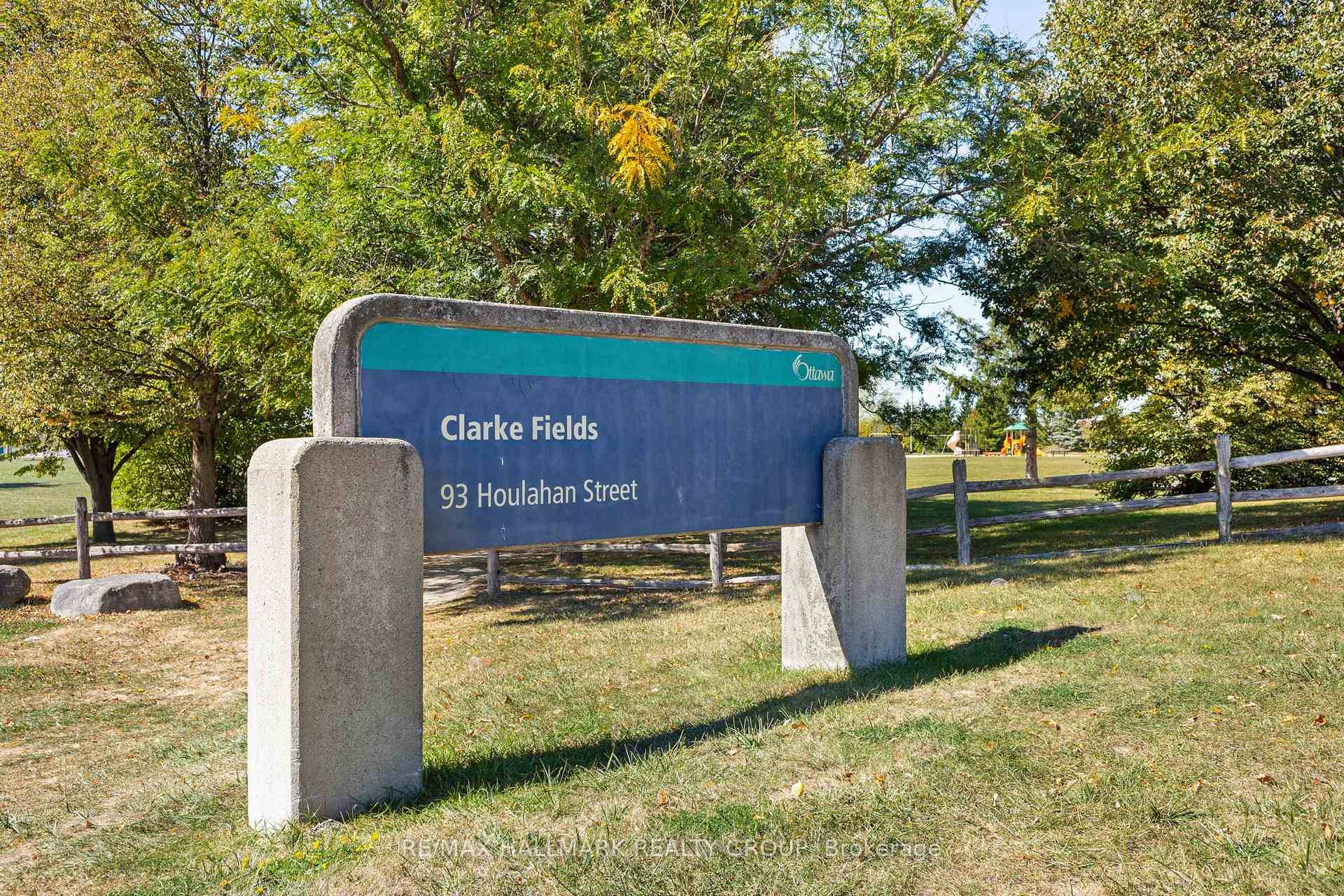 Beautifully updated and move in ready 3 bedroom, 2.