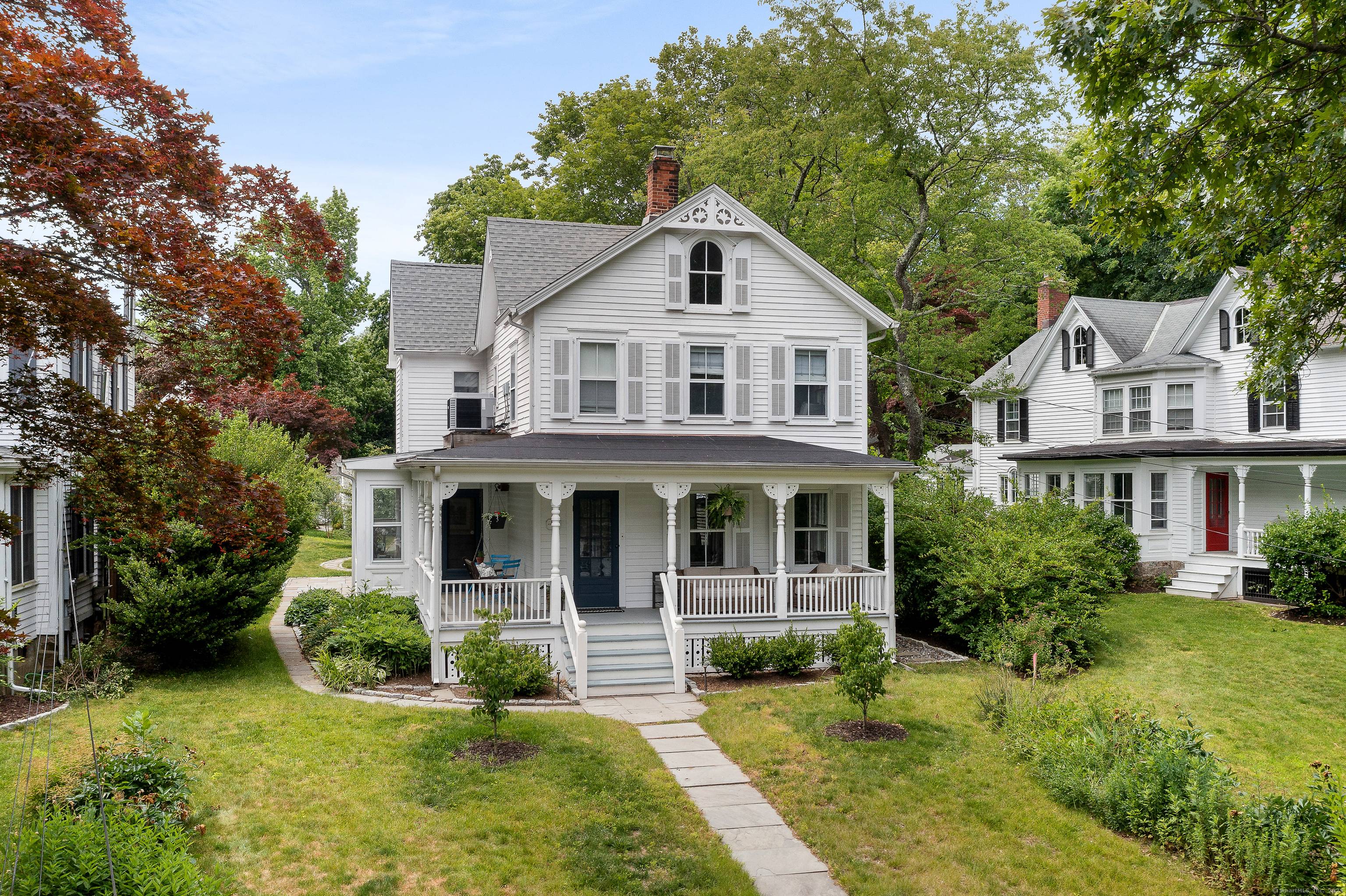 Fantastic opportunity to rent in beautiful Darien !