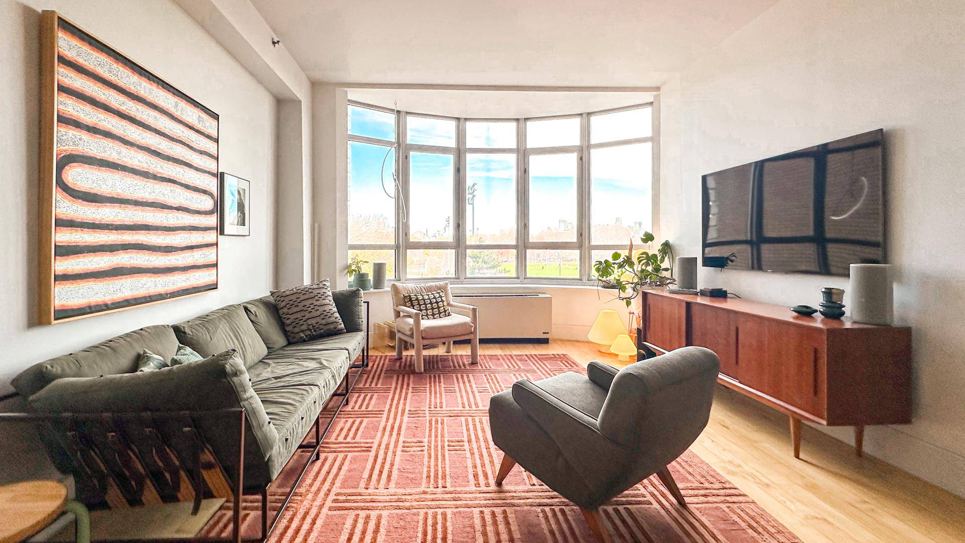 Stylishly sun filled 1296sf FURNISHED 3 bedrooms 2 bathroom in a luxury full time doorman building with the best park and Manhattan views that Williamsburg has to offer !