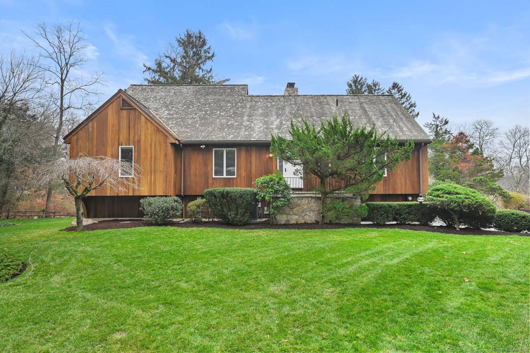 Fully renovated, spacious 4 Bedroom, 2.