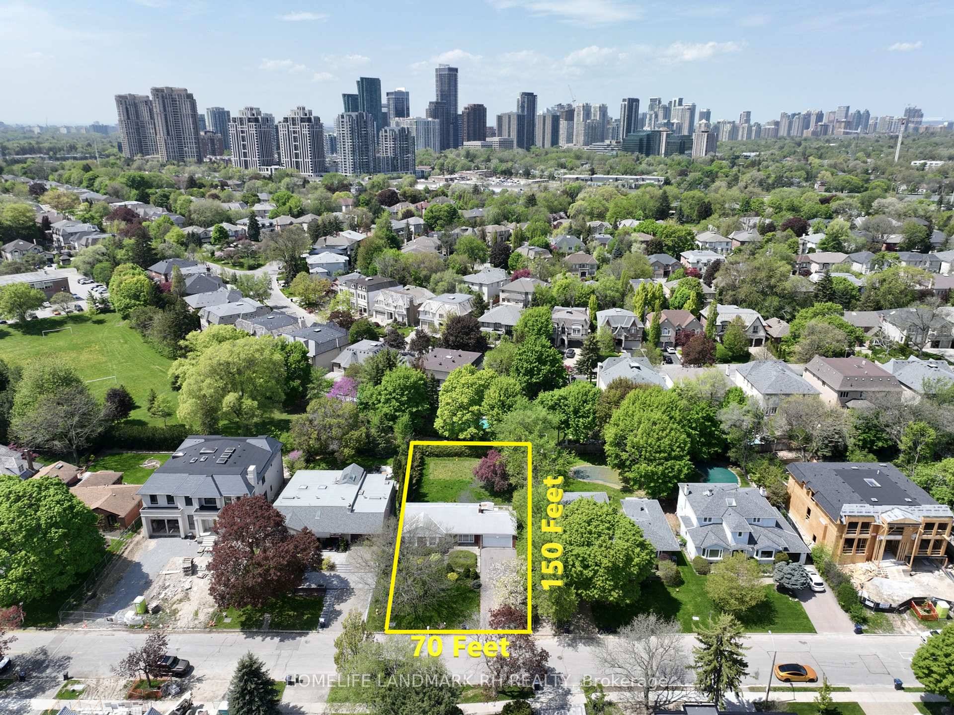 Detached Bungalow In High Demand North York C12 St.