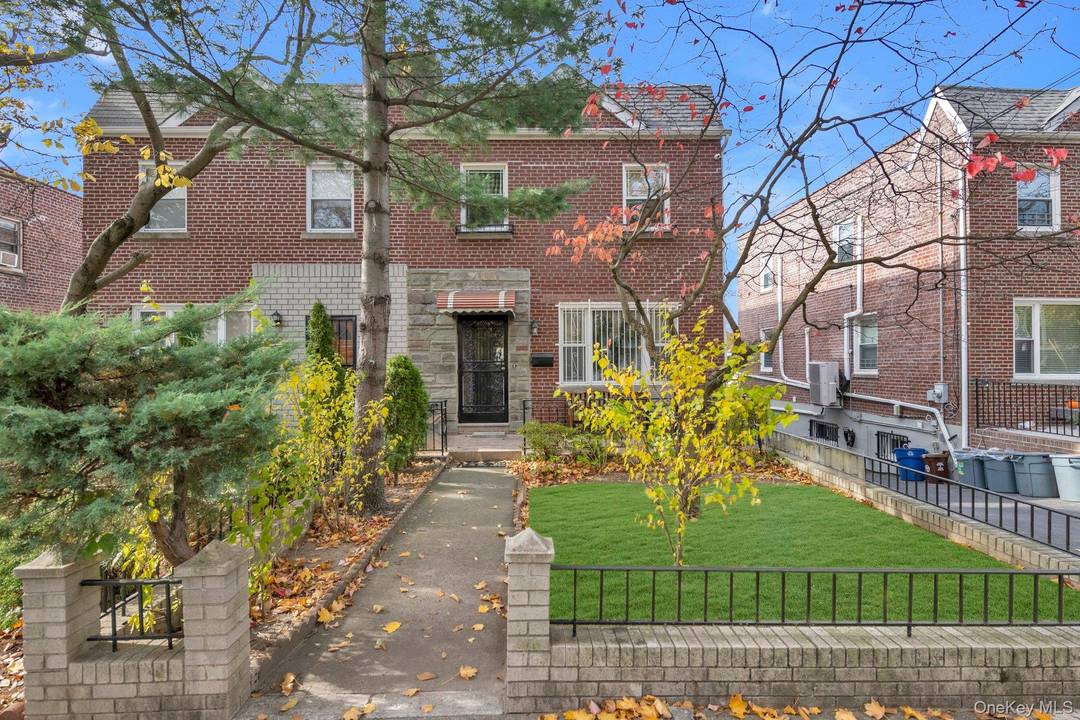 Exclusive Pelham Gardens Proper !