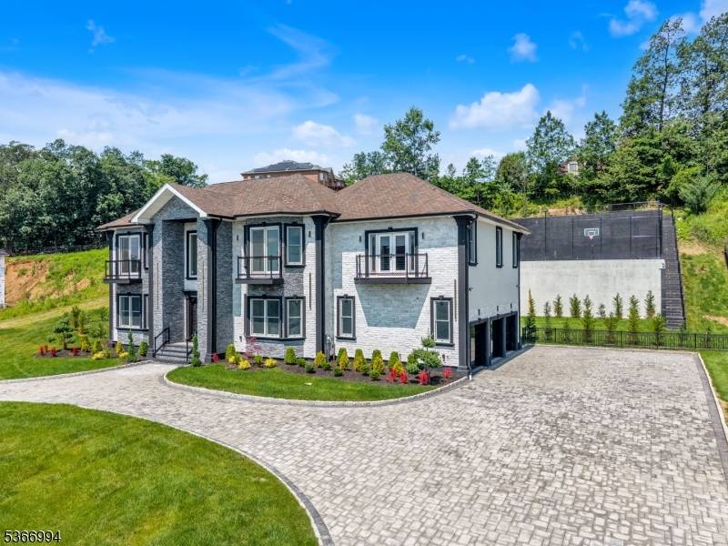 Truly extraordinary, brand new custom home set in Totowa ?