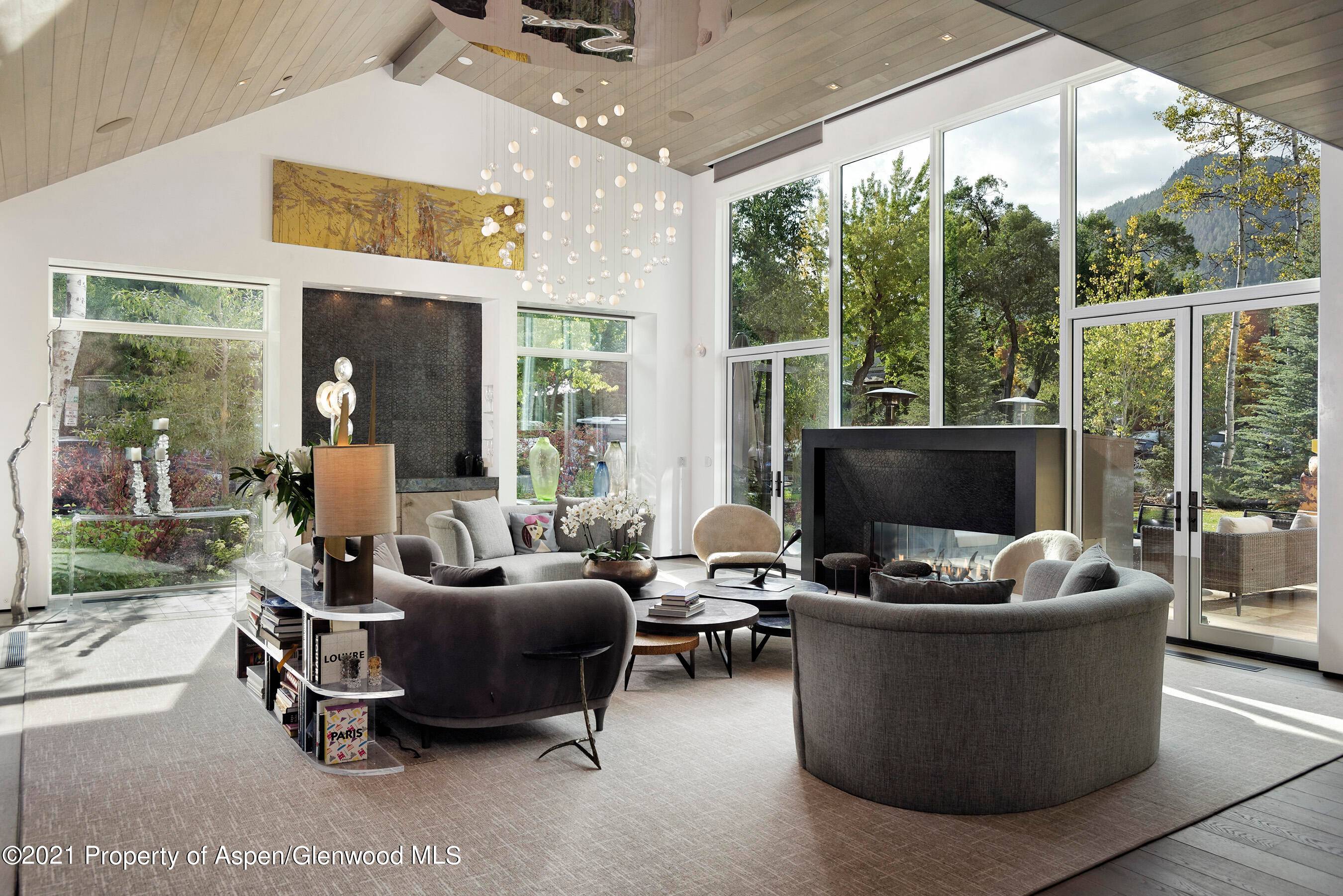 Nestled on an idyllic and expansive corner lot on Monarch Avenue, this ultra luxe Aspen rental home boasts an exclusive array of amenities, from collector artwork to refined finishes and ...
