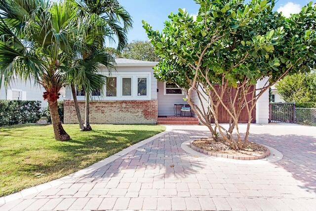 Great located in the desirable Parrot Cove neighborhood, is a charming 2, 856 sqft multi family property offering a blend of historic appeal and modern upgrades.