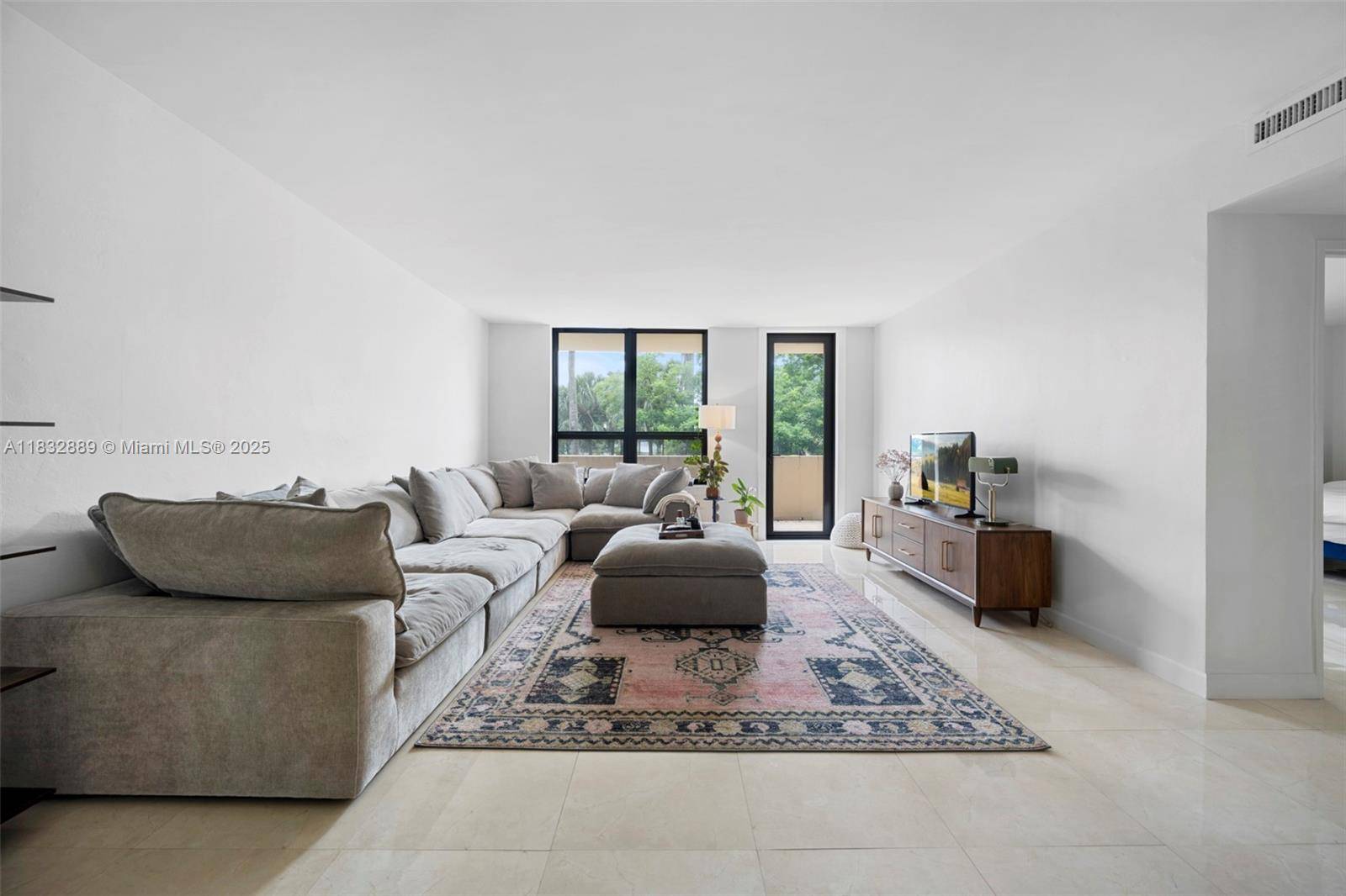 Priced to Sell ! Updated 1 Bed Waterfront Condo in The Plaza of Bal Harbour Discover this beautifully remodeled 1 bedroom, 1 bath condo in the prestigious Plaza of Bal ...