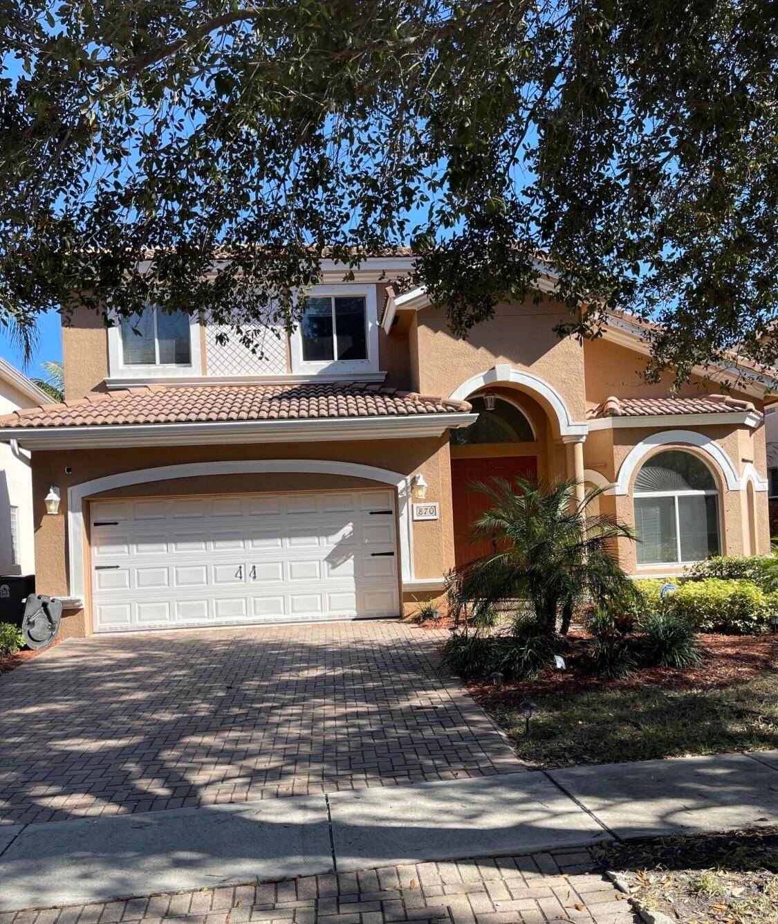 Welcome to the highly sought after Terracina community in West Palm Beach !