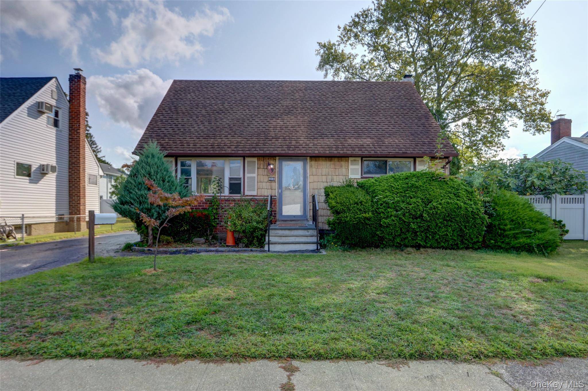 Cape in Prime Hicksville Location A Must See !