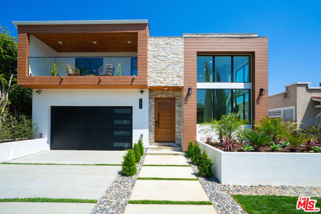 244 S Gramercy Pl 4BR Mid Wilshire La