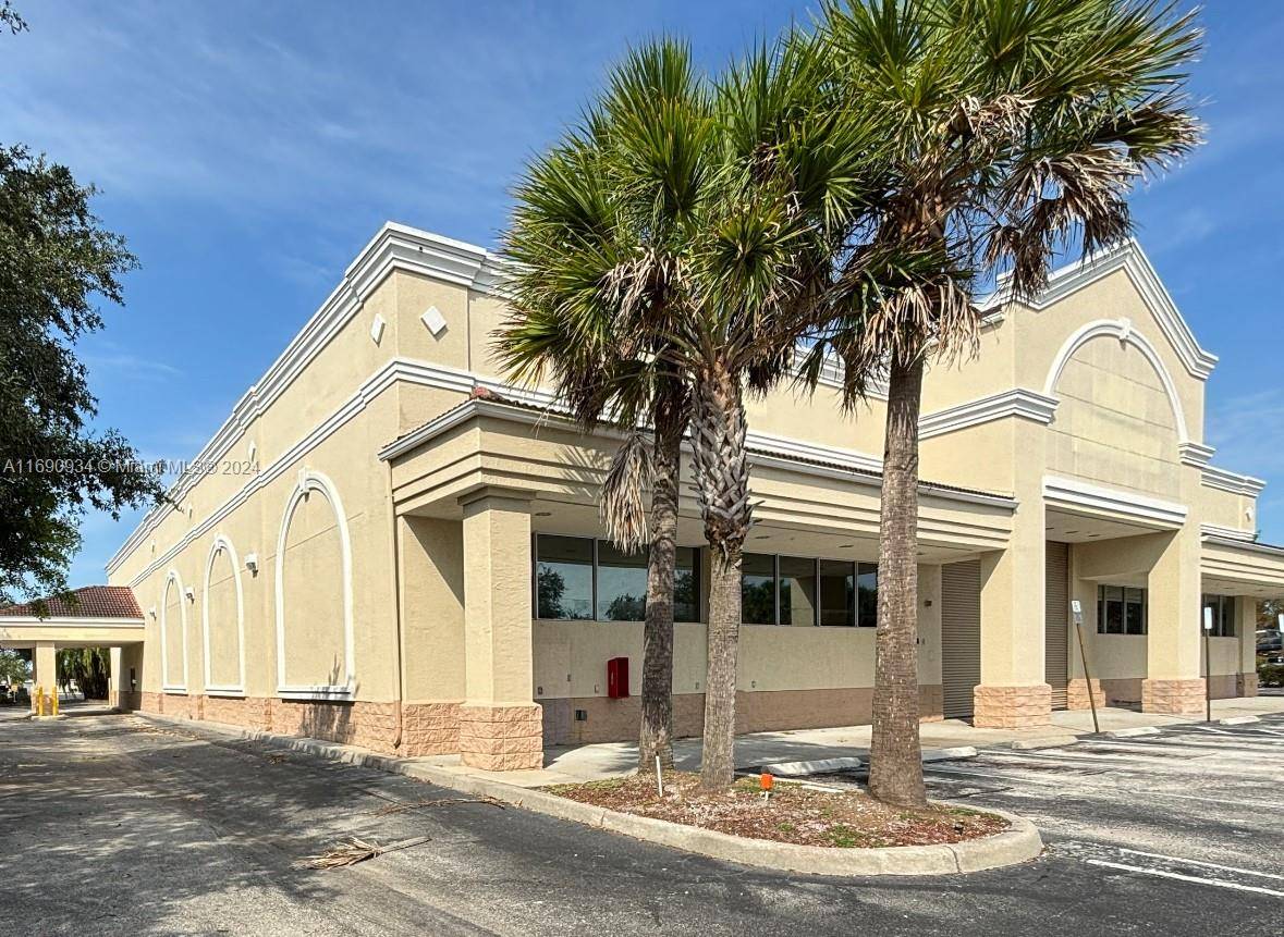 We are delighted to present 13, 813 SF of free standing retail space, formerly a CVS with Drive Thru.