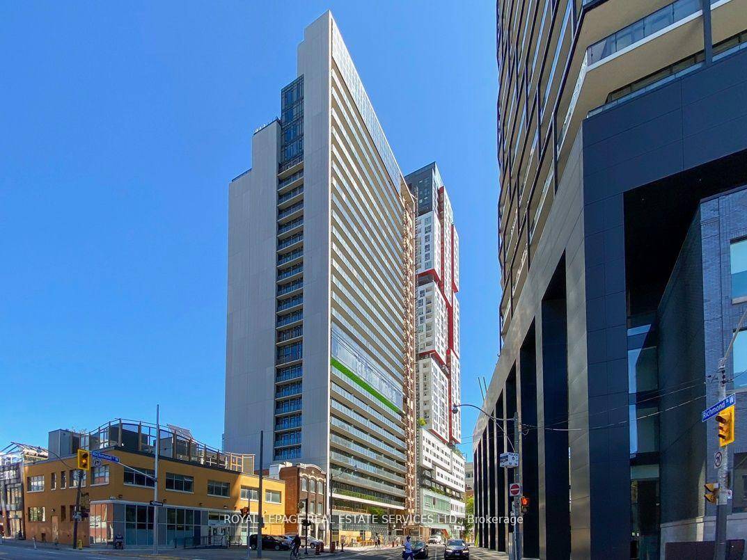 Beautiful Hotel Inspired, Greenpark Built Luxury Building.