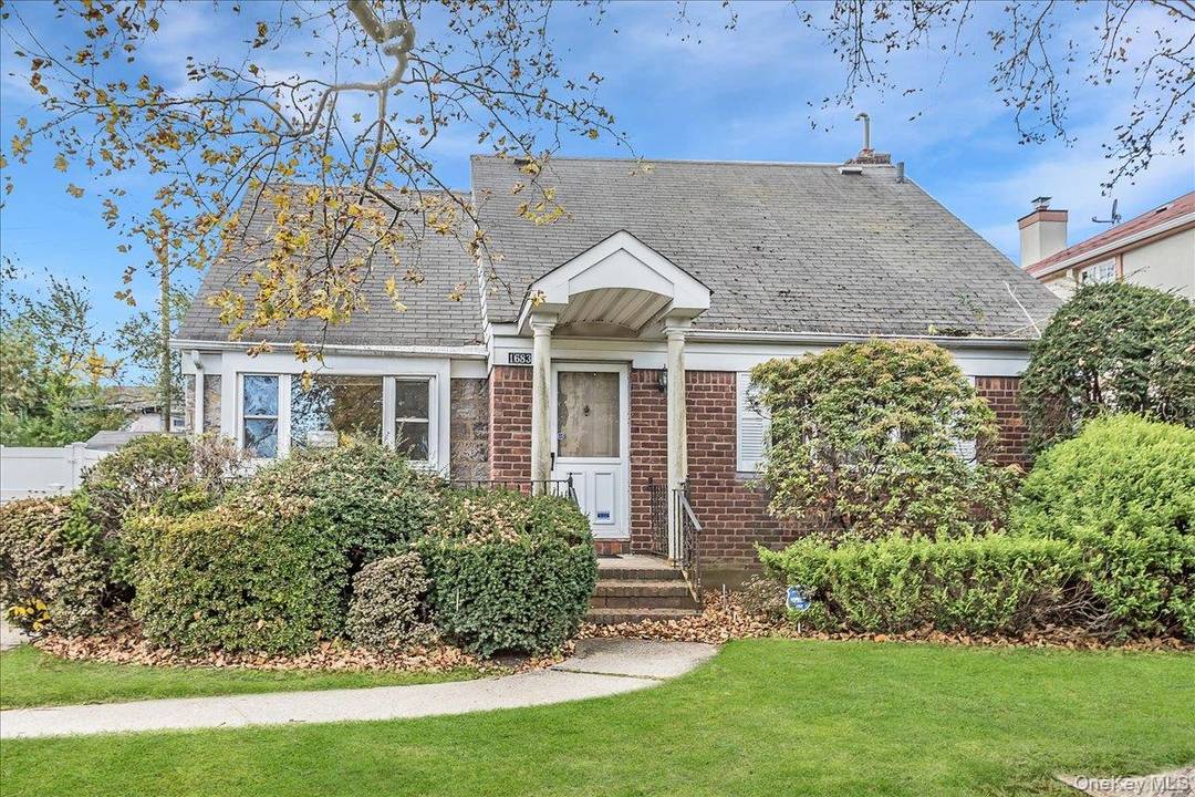 Expanded Cape in the Great Neck South School District !