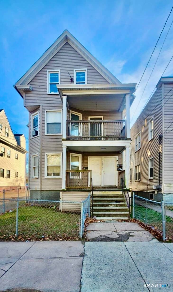 Great investment opportunity in the desirable Edgewood neighborhood !