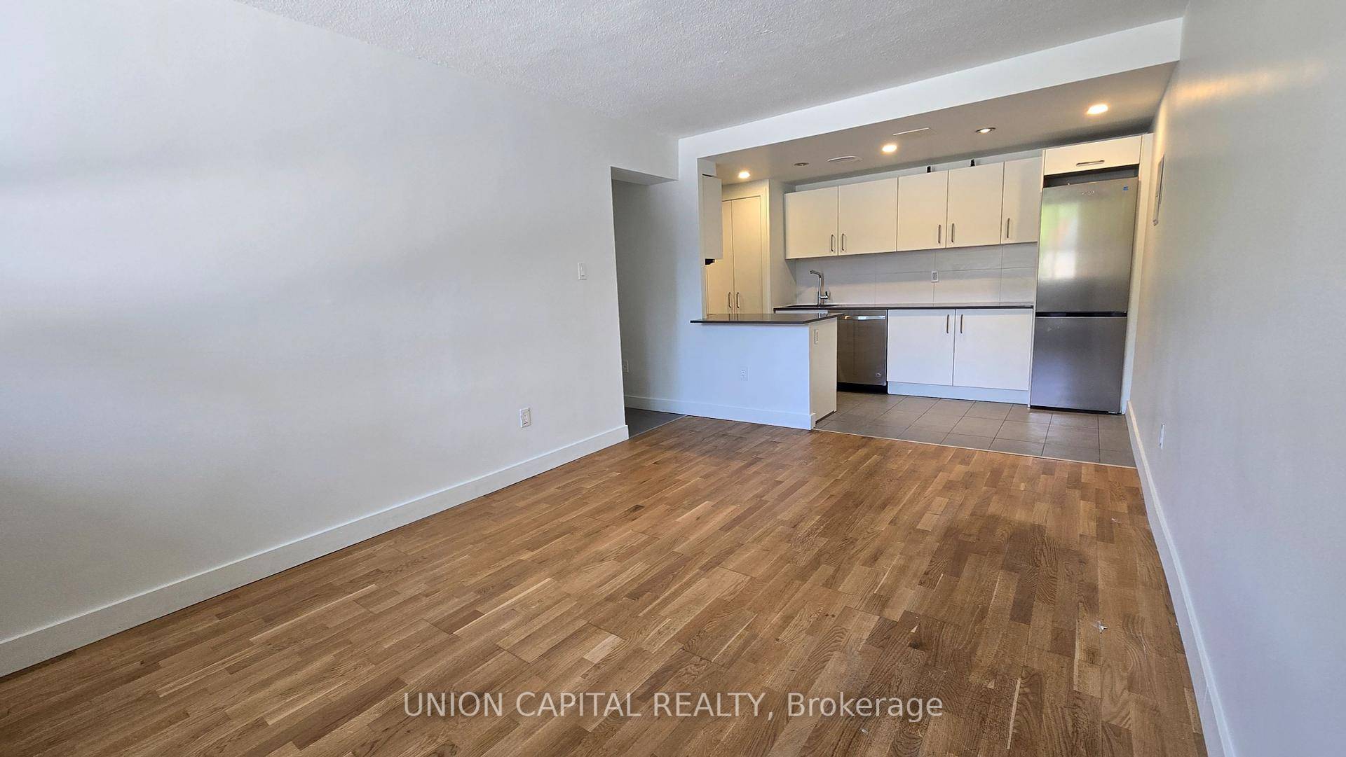 This beautifully upgraded 2 bedroom condo at 230 Oak Street, ideally located at River Street and Dundas St E in downtown Toronto features a brand new kitchen with built in ...