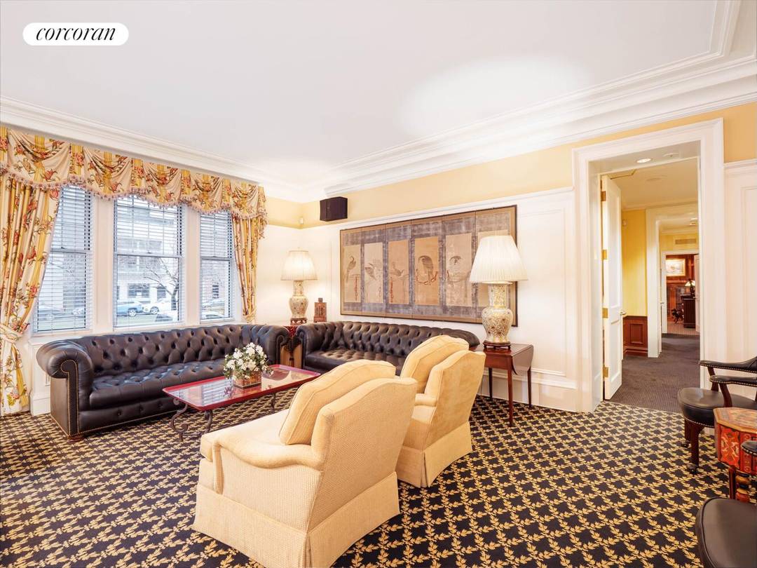 At the distinguished corner of Park Avenue and East 78th Street, within the elegant prewar cooperative 875 Park Avenue, this extraordinary 4, 000 square foot maisonette presents a rare opportunity ...