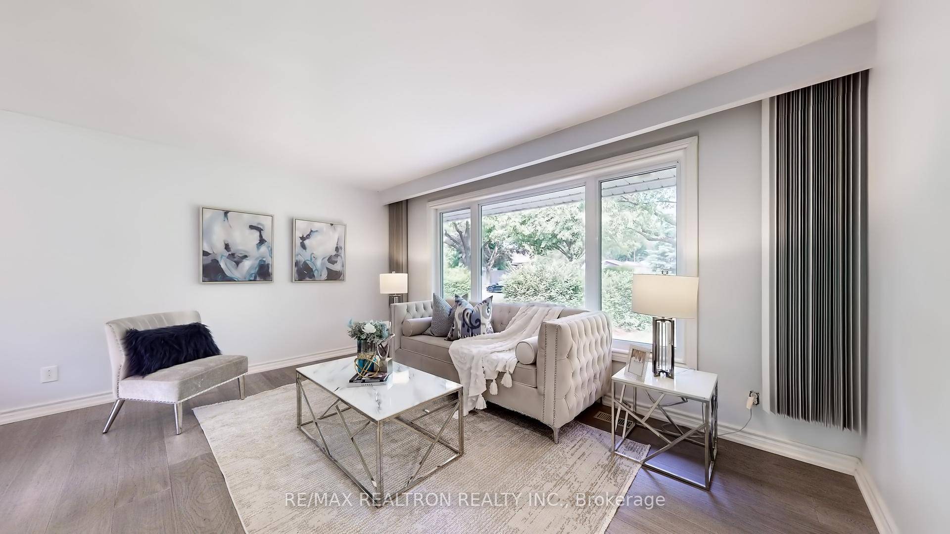 Charming Raised Bungalow in the Heart of Clarkson !
