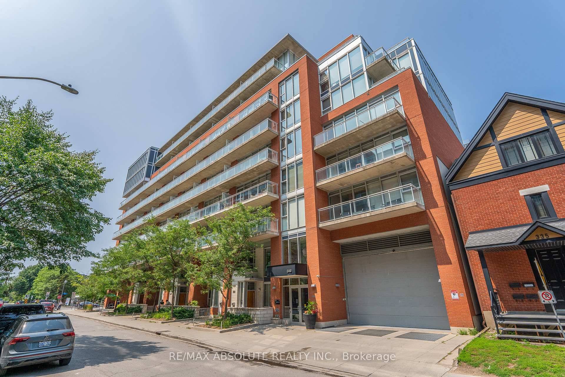 Spacious and stylish condo offers 2 bedroom, 2 bathrooms, and 760 sq.