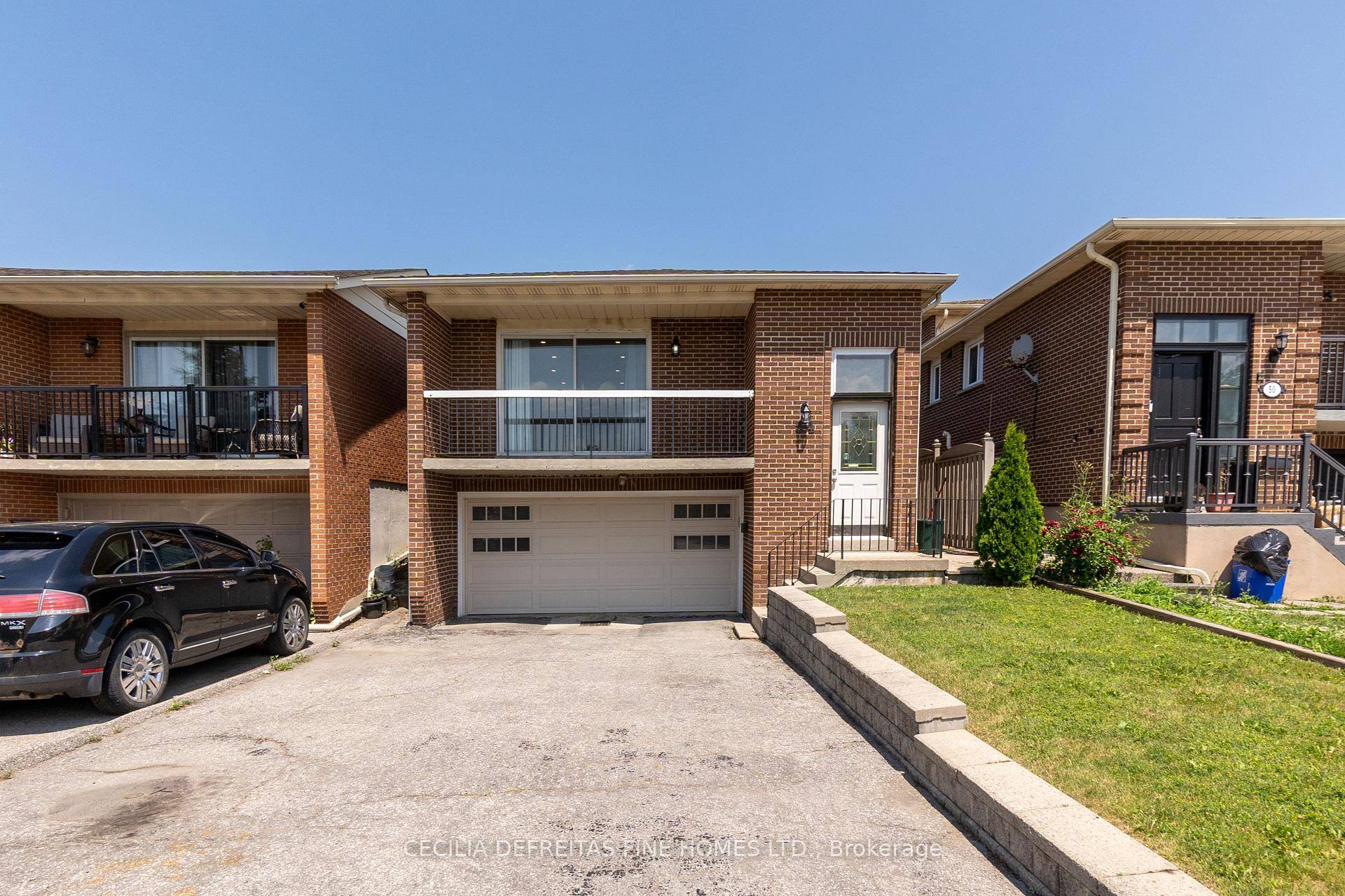 Welcome to this incredible, warm and cozy 1 bedroom basement apartment in a very high demand neighbourhood.