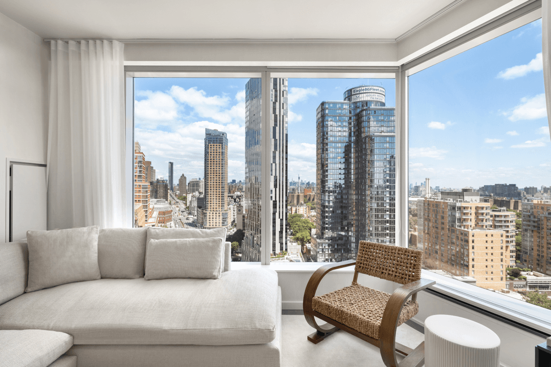 THE SMARTEST BUY IN BROOKLYN.