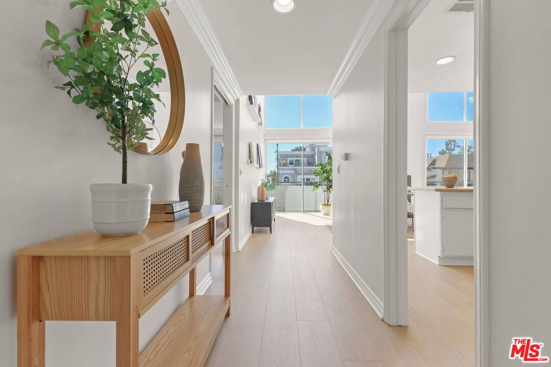 1164   Wellesley Ave 2BR Brentwood La