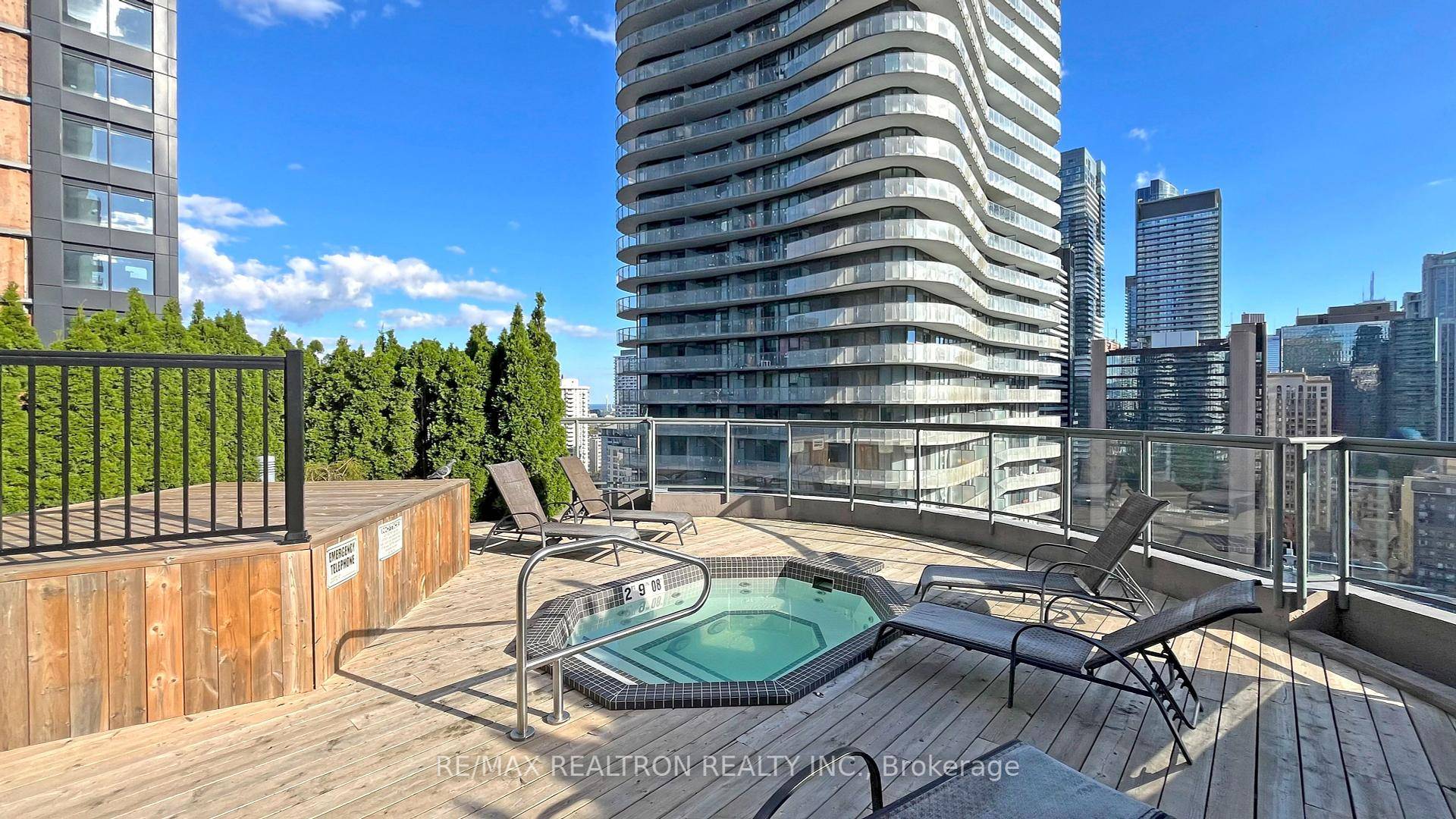 Located In The Desirable Century Plaza, This Condo Features 2 Spacious Bedrooms Plus A Large Solarium That Can Easily Be Converted To A 3rd Br, Brand new renovation Installed vinyl ...