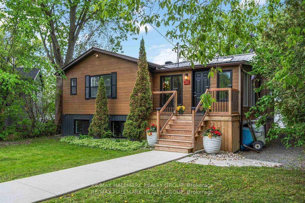 2824 Barts Lane RIDEAU RIVER WATER FRONT RETREAT !