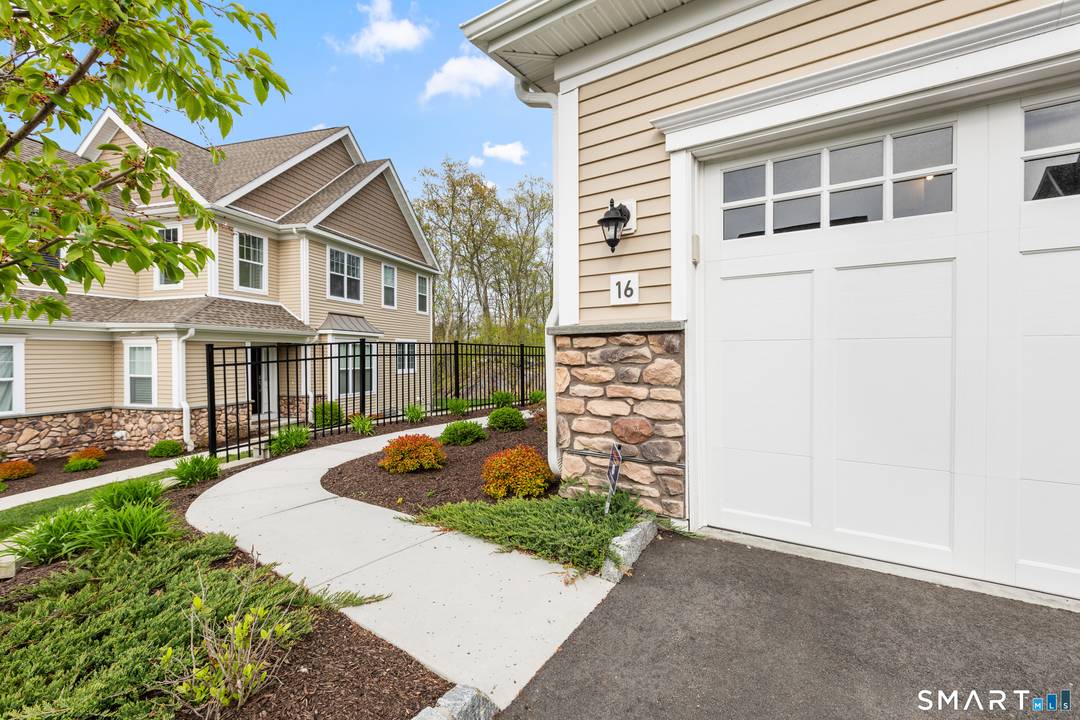 Refined luxury meets modern comfort at The Summit at Bethel.