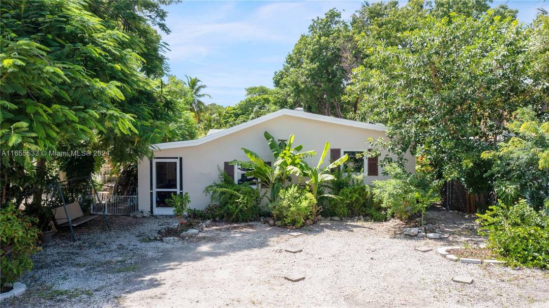 Welcome to 711 Sharon Place, Key Largo, FL 33037 a charming tropical retreat in the heart of the Florida Keys !