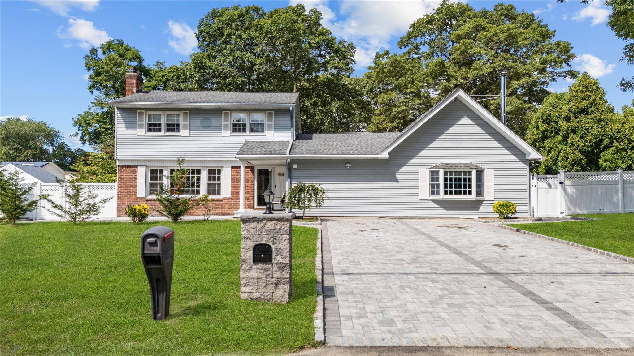 Welcome to this well maintained Colonial in Hauppauge Spacious Hauppauge Home with Legal Apartment Perfect for Extended Family or Extra Income !