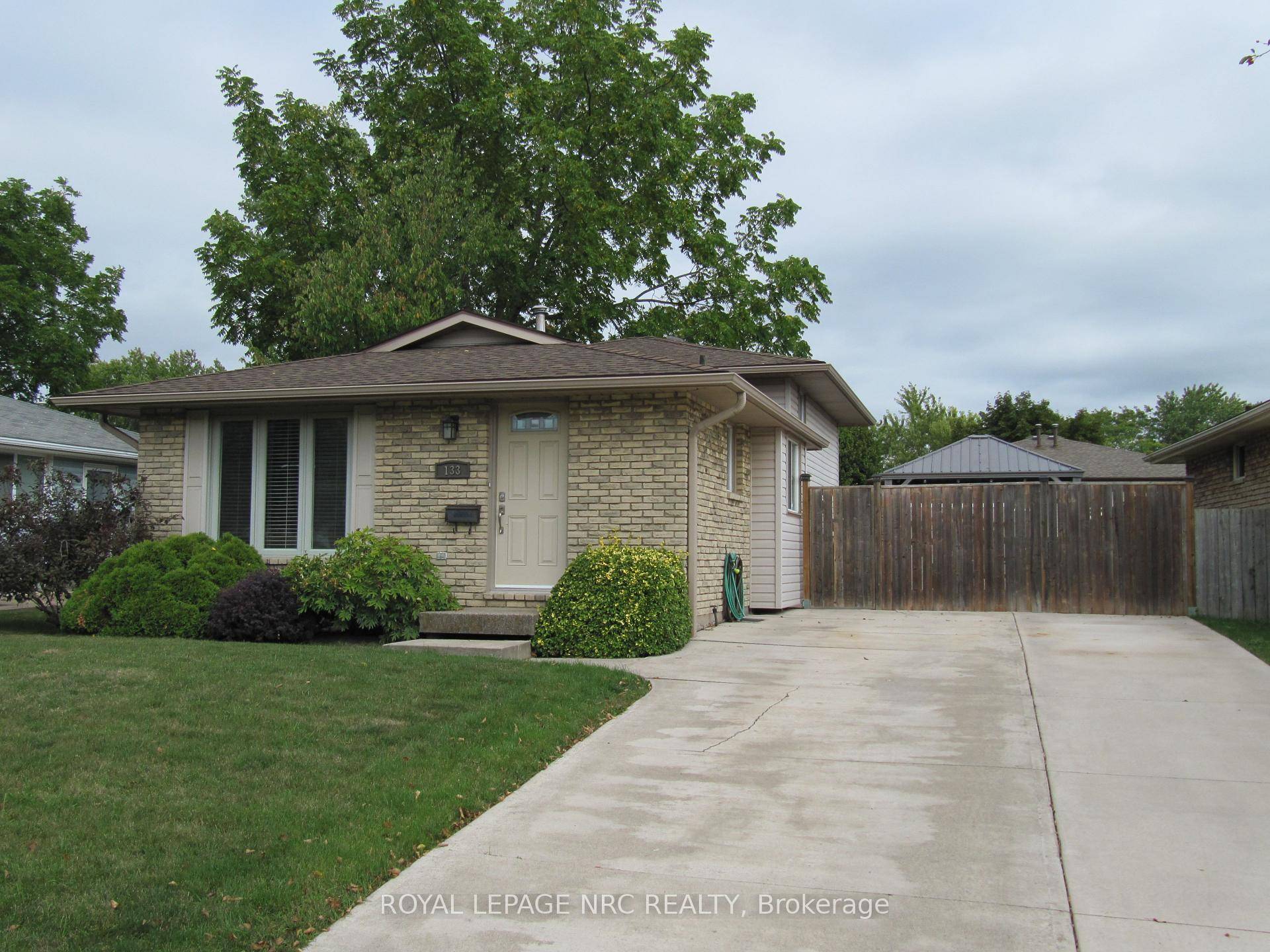Welcome to 133 Keefer, located in one of Thorold's most desirable neighborhoods !