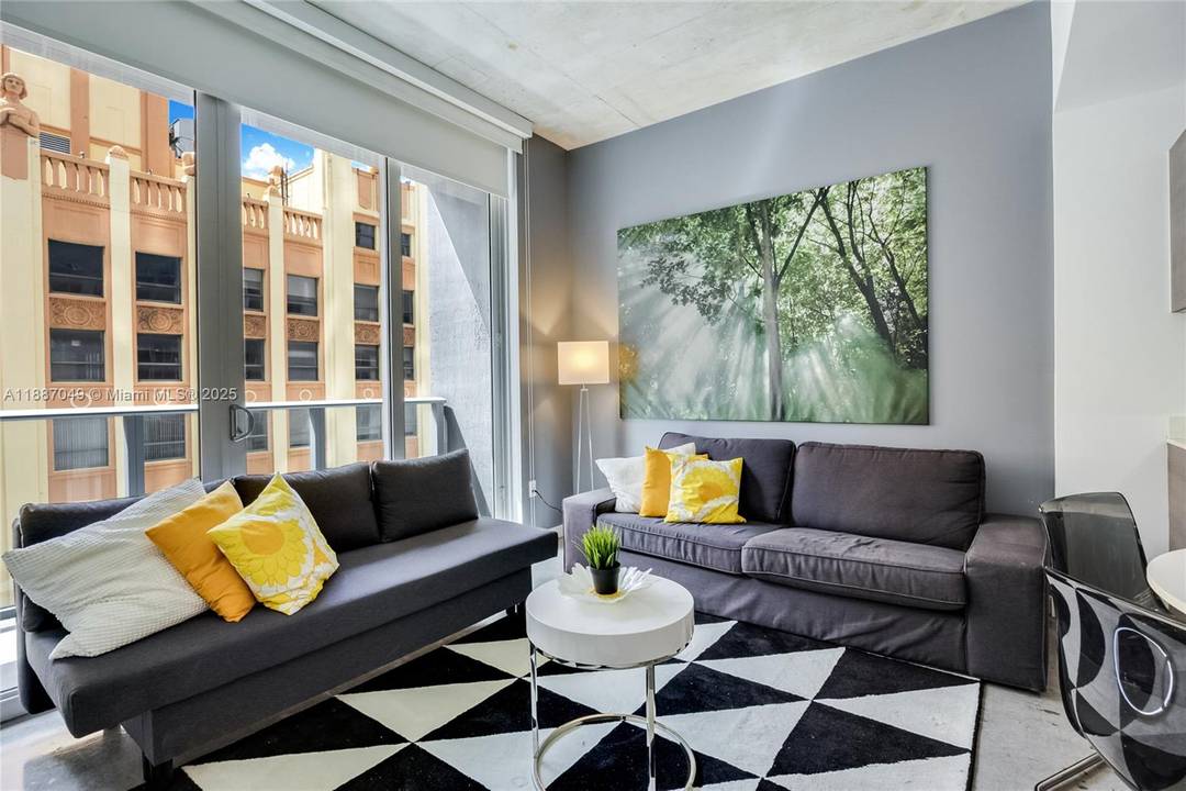 Per the original floor plan, this is a 1 bedroom 1 bathroom residence.