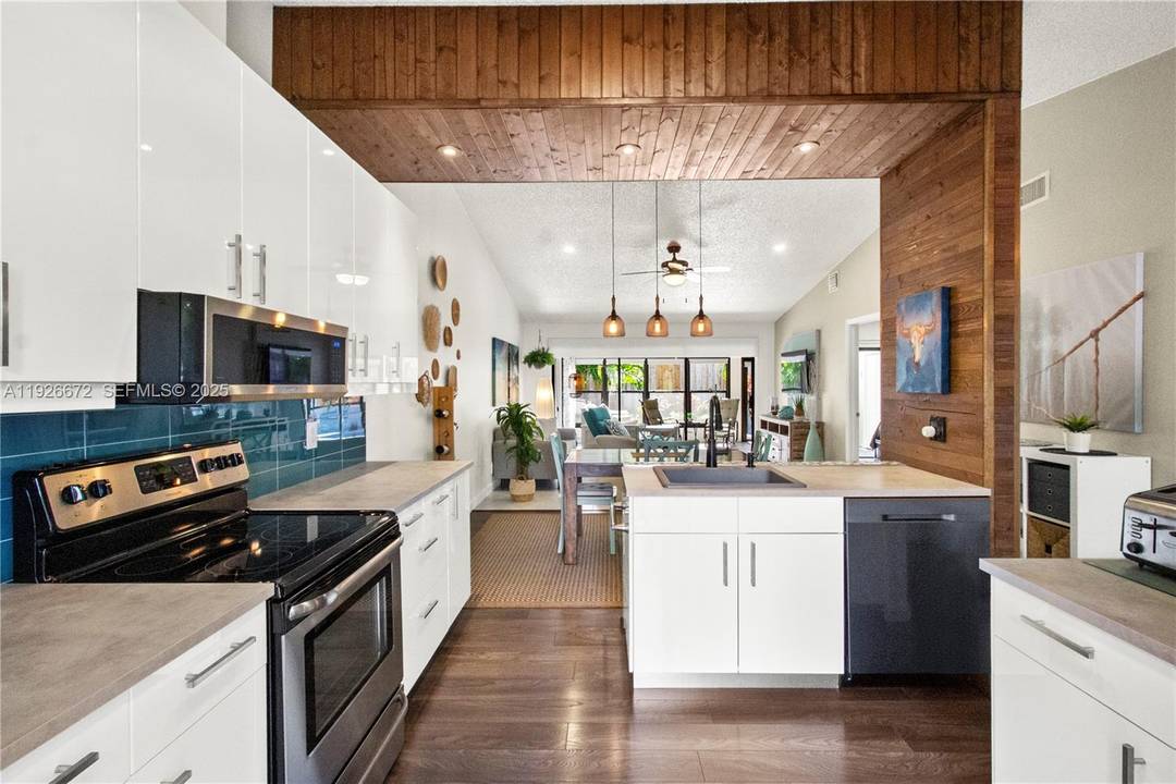 ONE OF A KIND ! GORGEOUS 2 BEDROOMS, 2 BATHS VILLA.