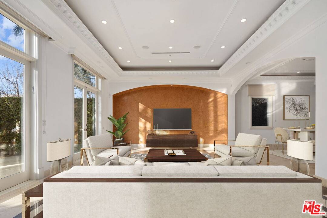 156  S Clark Dr 4BR Beverly Grove La