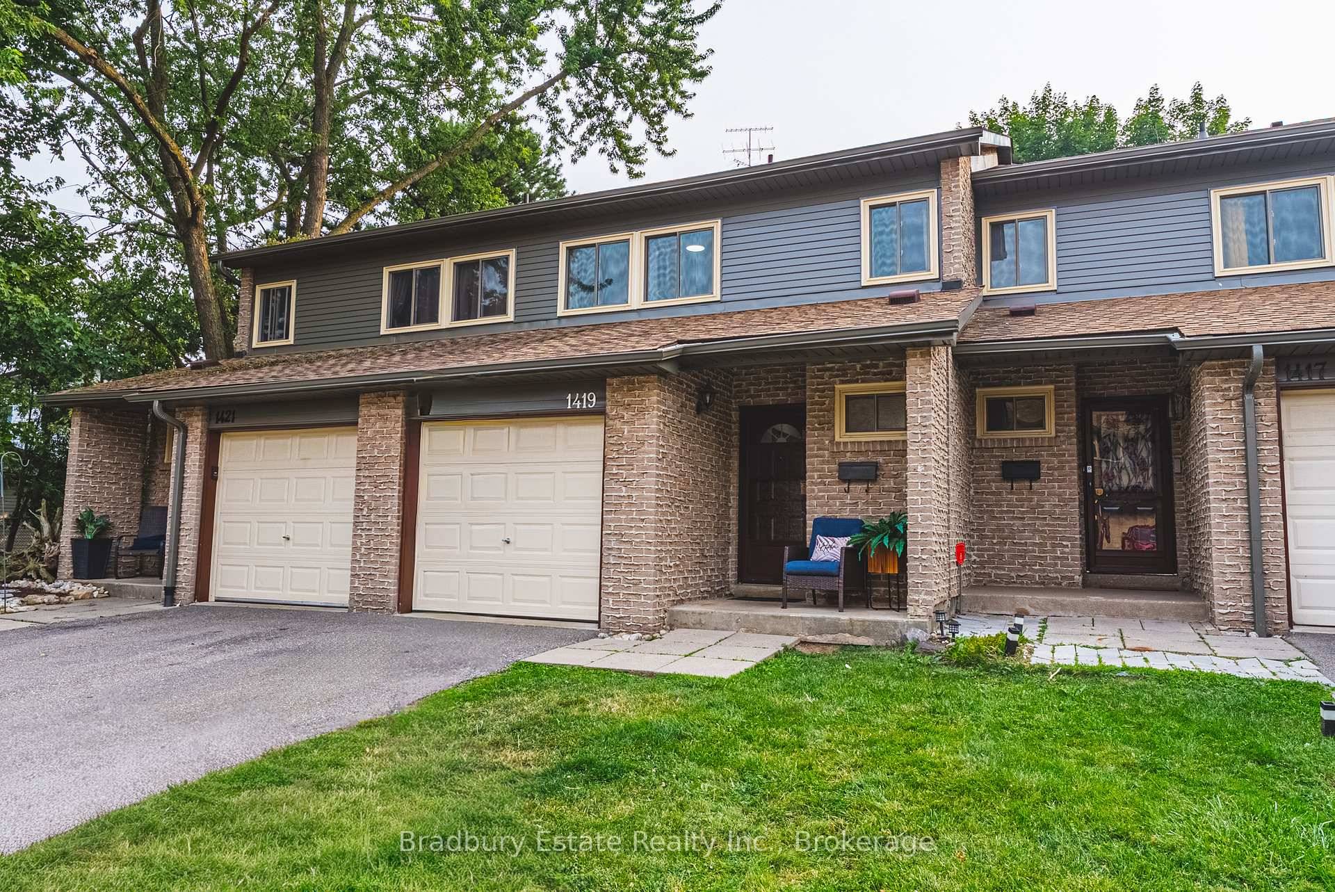 This beautifully renovated home in the welcoming Ester Pines community combines modern updates with worry free living.